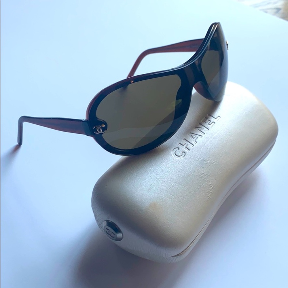 Vintage CHANEL shield Sunglasses Circa 2005 - Picture 6 of 15